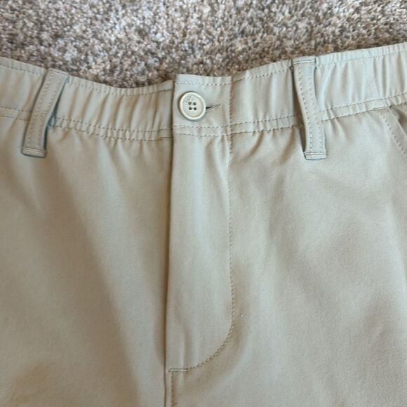 Men’s Under Armour Drive Shorts | 30 | Summit White / Halo Gray - Picture 9 of 10